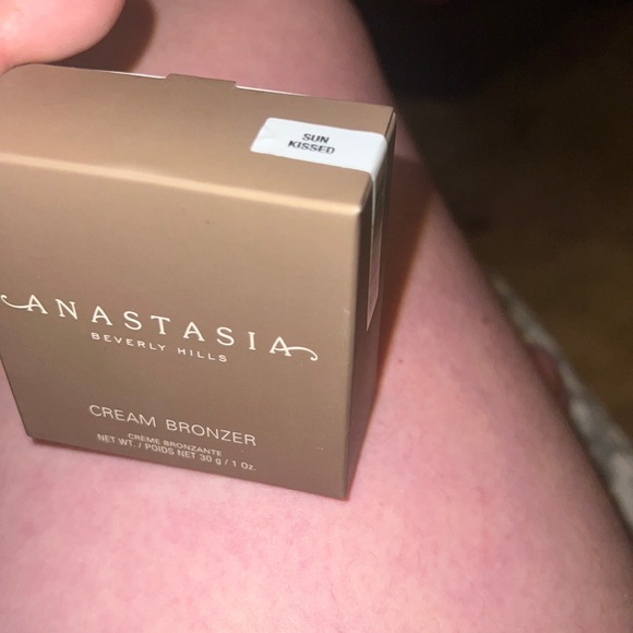 🆕ANASTASIA BEVERLY HILLS CREAM BRONZER in SHADE “SUN KISSED”☀️ - Picture 10 of 10